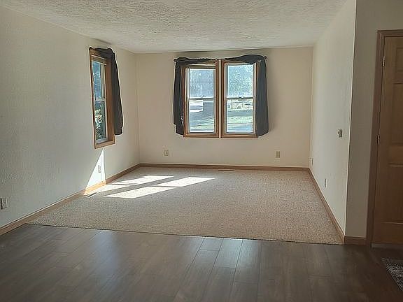 Dining/living room