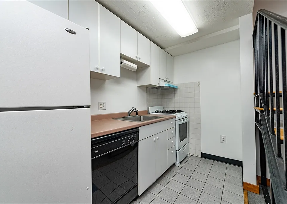 16 Edgerly Rd #1A