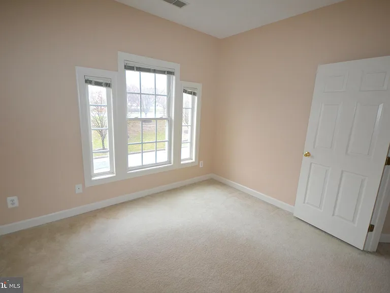2236 Sussex Way — Photo 21