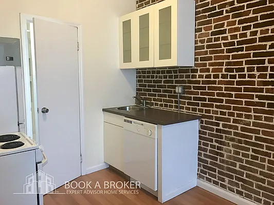 Rented by Book A Broker | media 7