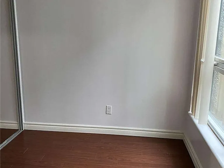 55 Bloor St E #709 — Photo 10