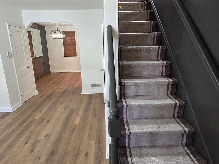 335 N Grantley St — Photo 5