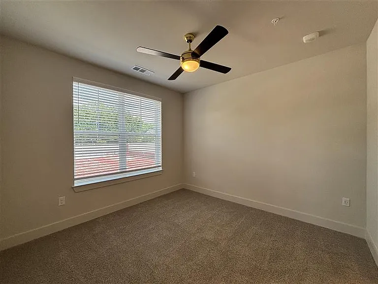 District on the Etowah Apartments — Photo 1457