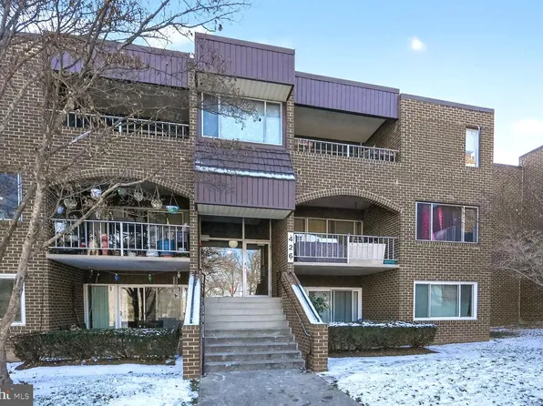426 Girard St APT 160, Gaithersburg, MD 20877