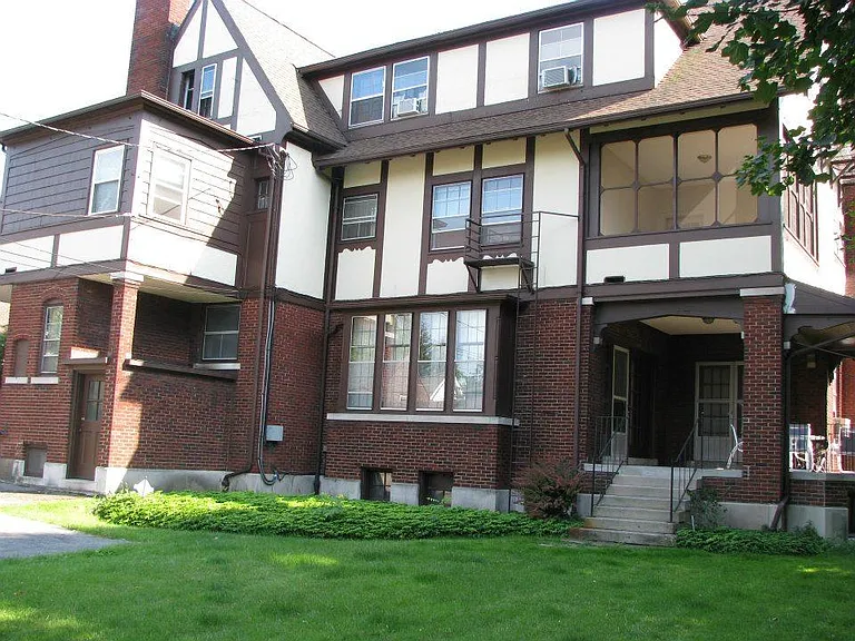 1350 East Ave — Photo 11