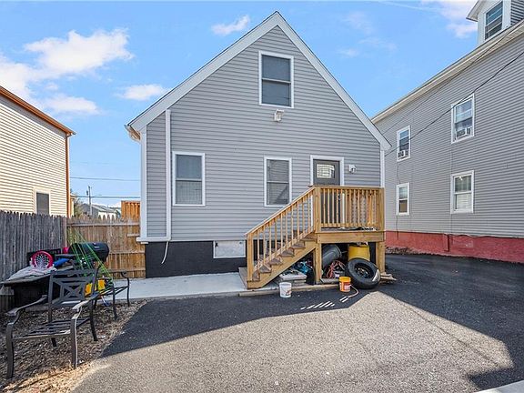 5th image of 133 W Clifford St