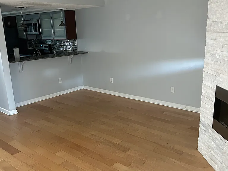 32 Shadow Moss Pl #32 — Photo 2