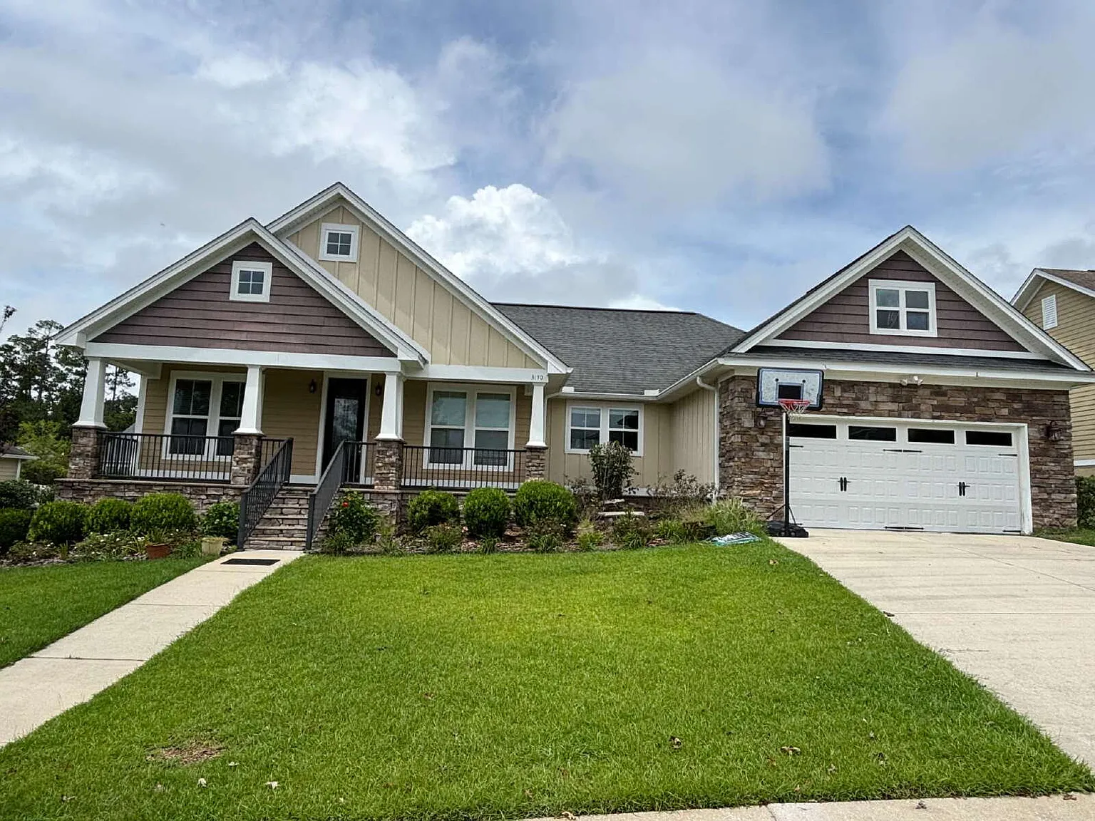 3 bed, 2.0 bath, 2018 sqft, $2,700 — Photo 1