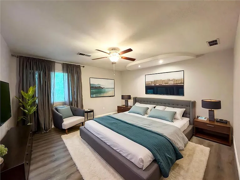 710 Creekwood Xing — Photo 13