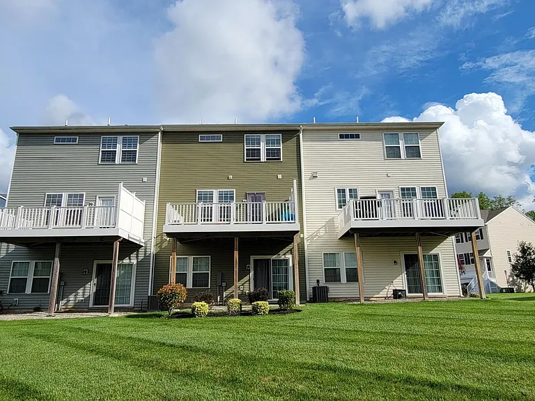 111 Admiral Ln — Photo 34