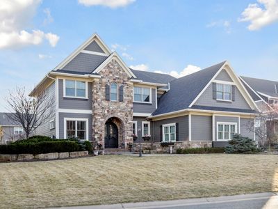 588 Woodland Dr, Mahtomedi, MN, 55115