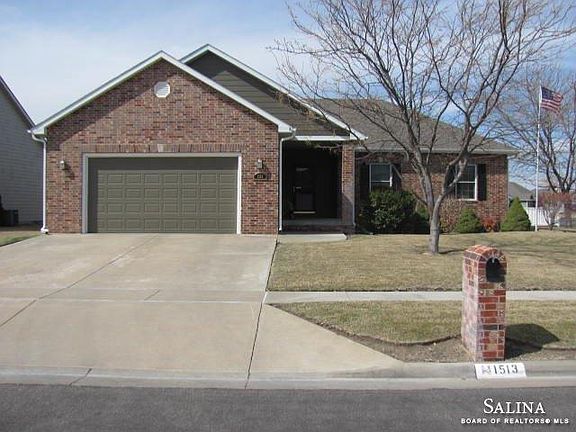 2nd image of 1513 Sherwood Ln