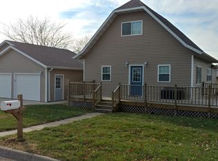 303 14th Ave, Vinton, IA 52349