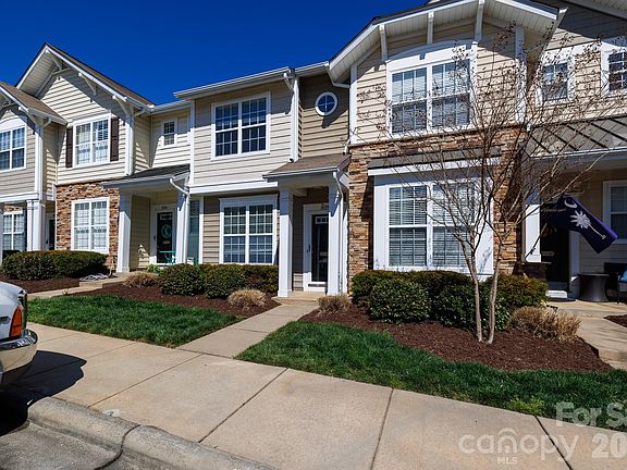 3rd image of 824 Gentlewinds Ct