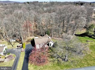 5037 Old Farm Ln, Mohnton, PA 19540