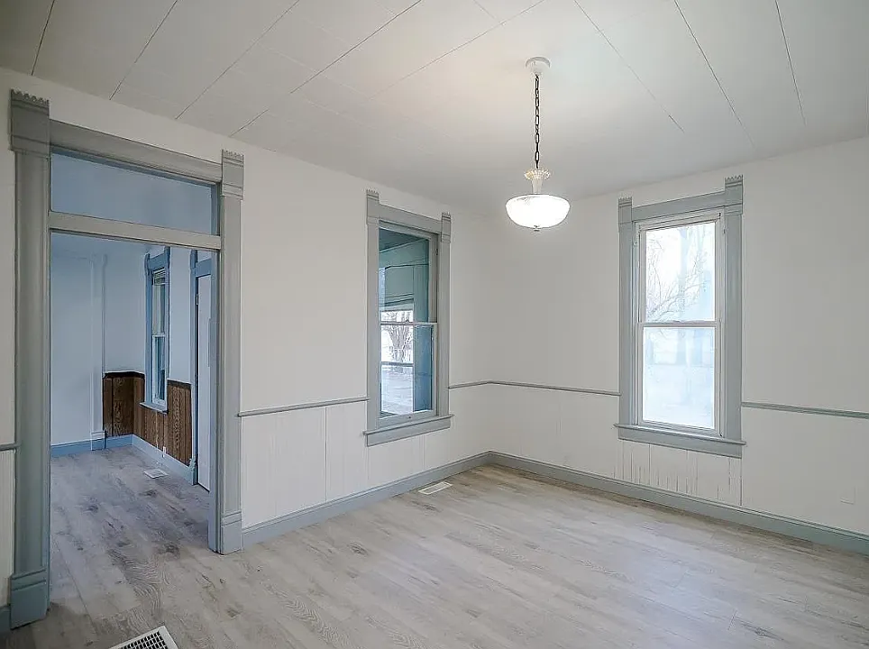 4 bed, 2033 sqft, $1,400 — Photo 4