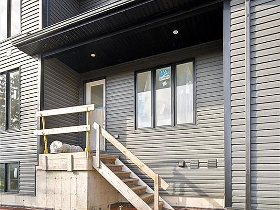 5th image of 138 Charlotta St