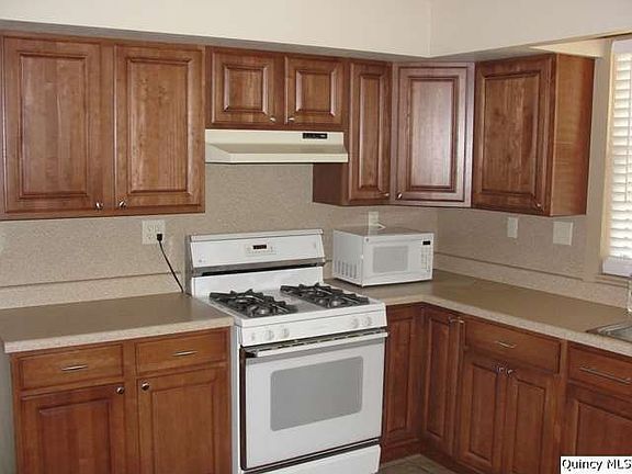 Home for Sale in Quincy, IL $87,000