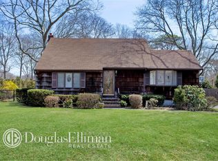 24 Wakeman Rd, Hampton Bays, NY 11946