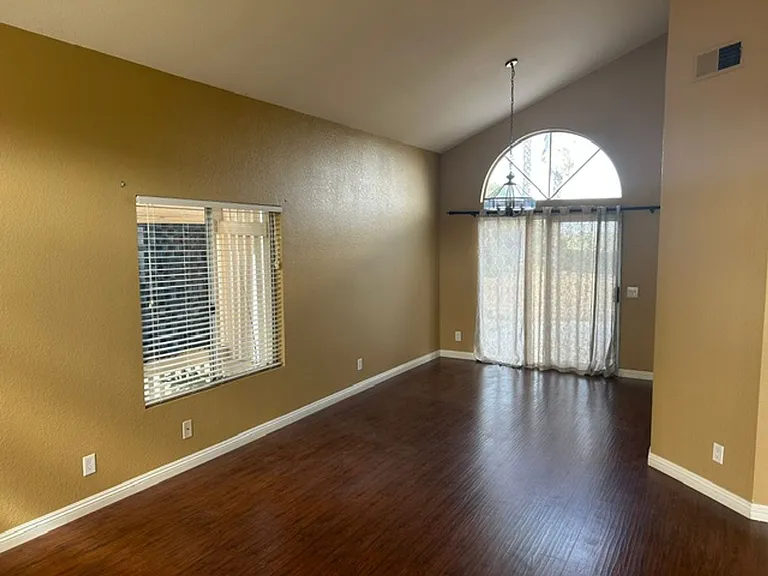 39771 Barberry Ct — Photo 3