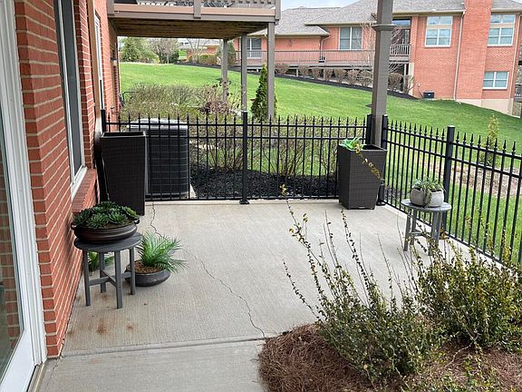 4th image of 1009 Appleblossom Dr