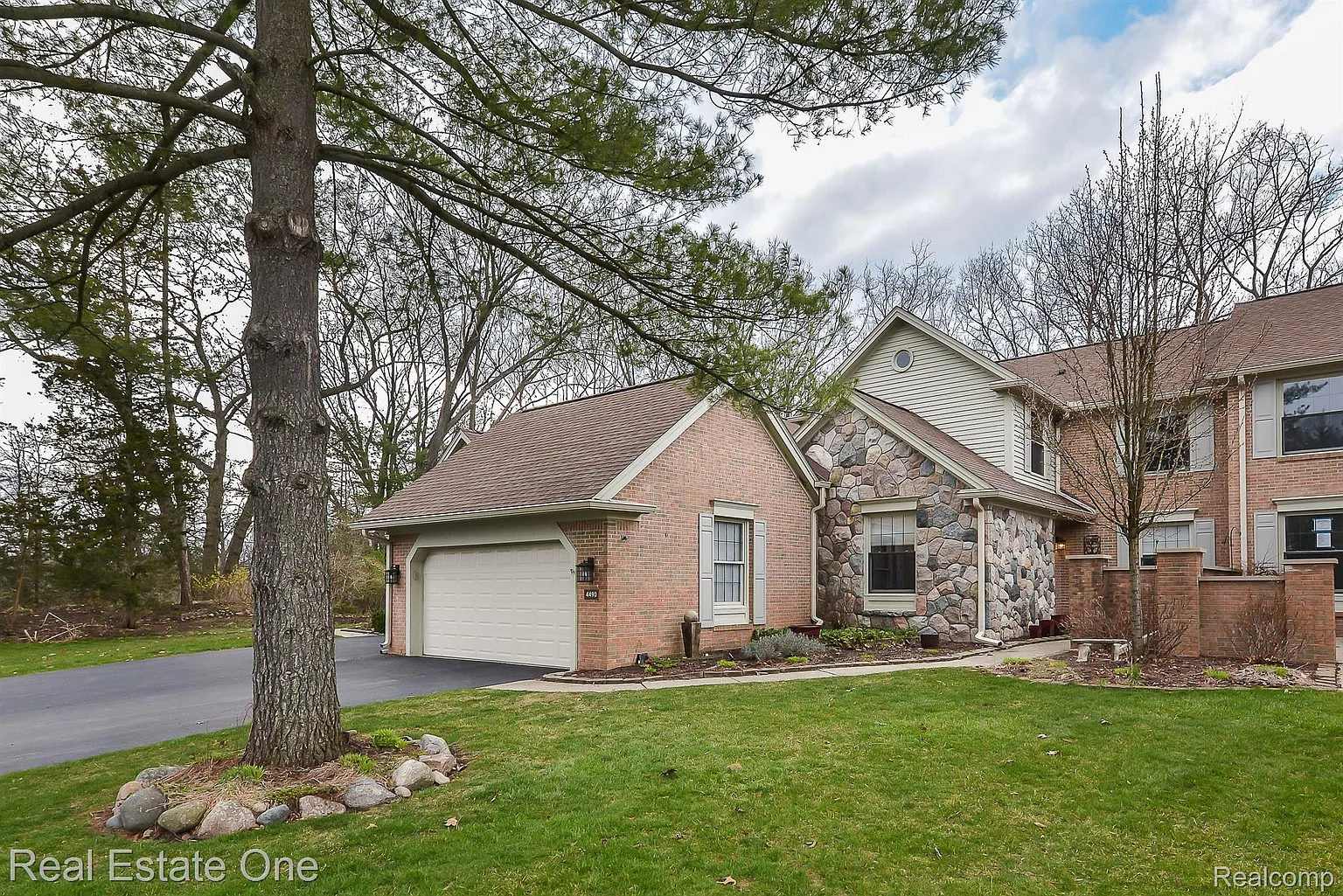 4490 Golf View Dr photo 1
