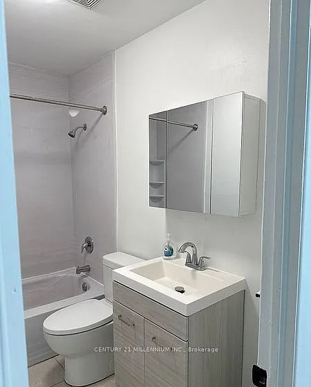 909A Danforth Ave — Photo 10