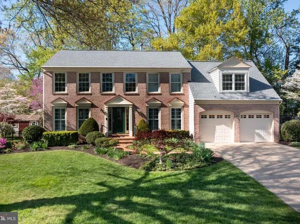 9310 Hallston Ct, Fairfax Station, VA 22039