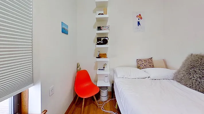 Rented by Bond New York | media 6