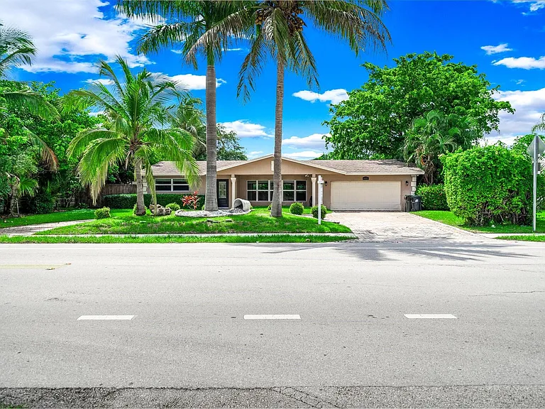 4021 Bayview Dr — Photo 48