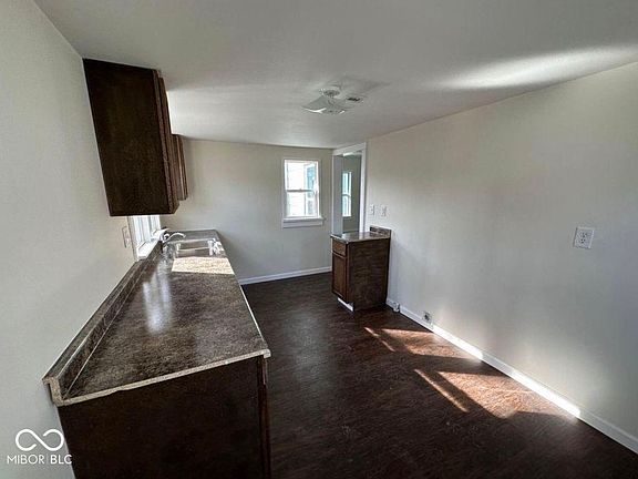 5th image of 1623 W 20th St