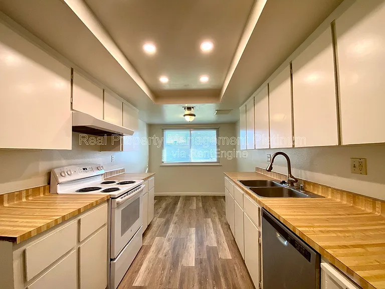 4619 E Indianapolis Ave — Photo 22