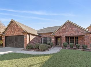 965 Tara Dr, Burleson, TX 76028