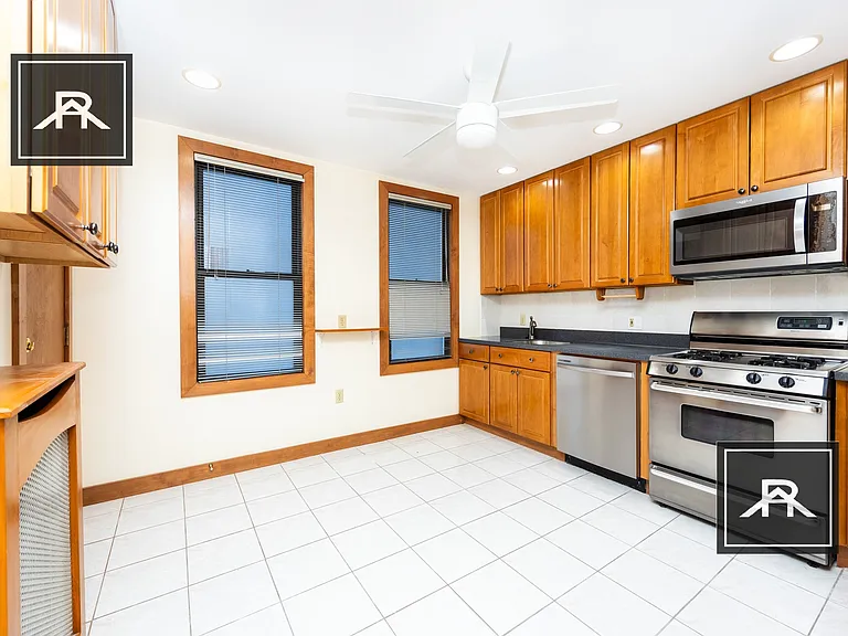 123 Browne St #2 — Photo 3