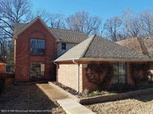 6615 Fox Chase Dr, Southaven, MS 38671