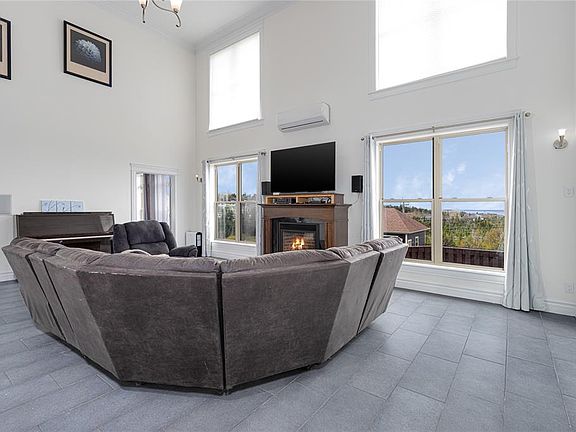 5th image of 43 Kirkston Avenue