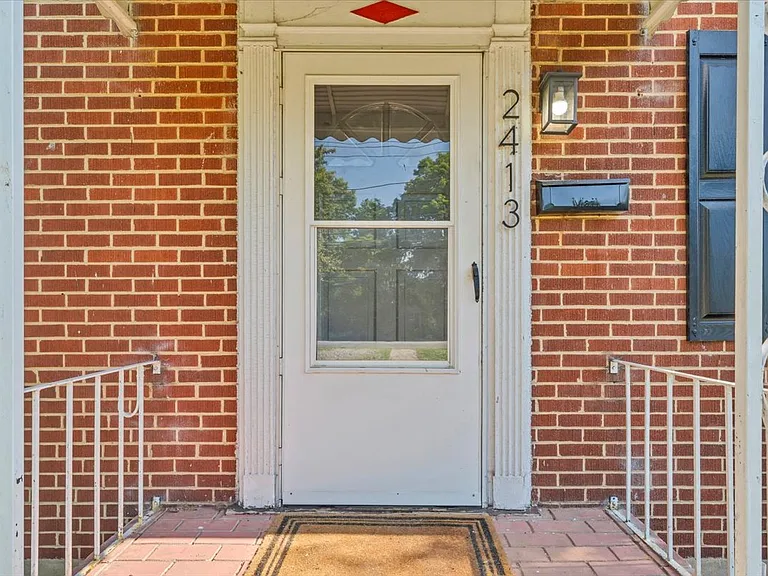 Front Covered Entry!