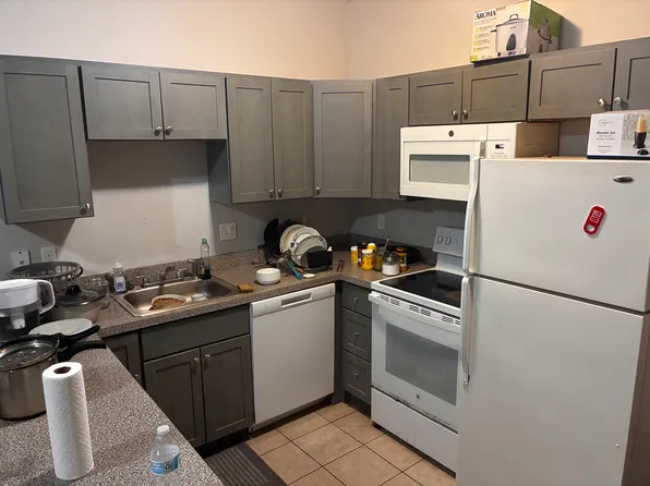 31 Willow St #B, Fitchburg, MA 01420