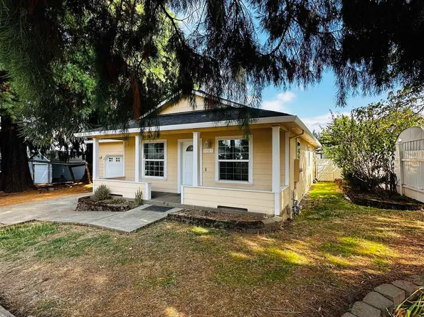 504 Wall St, Silverton, OR 97381