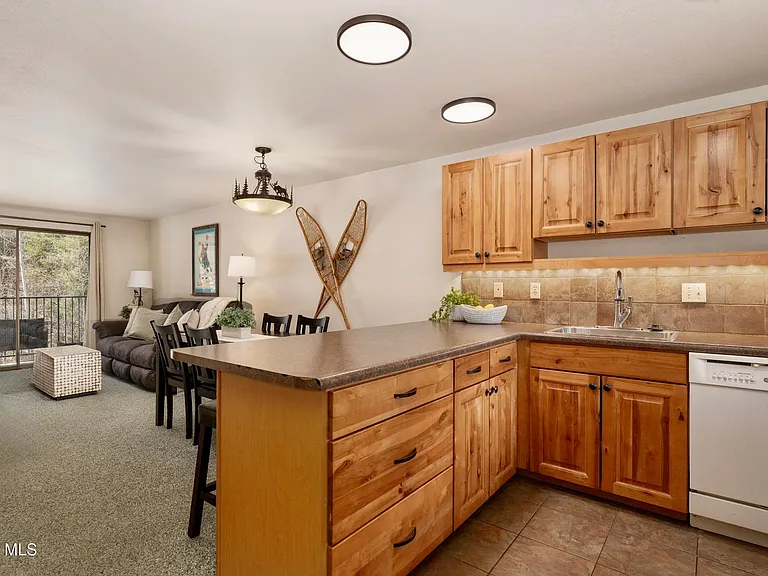 128 Village Dr #4-202-22 — Photo 3