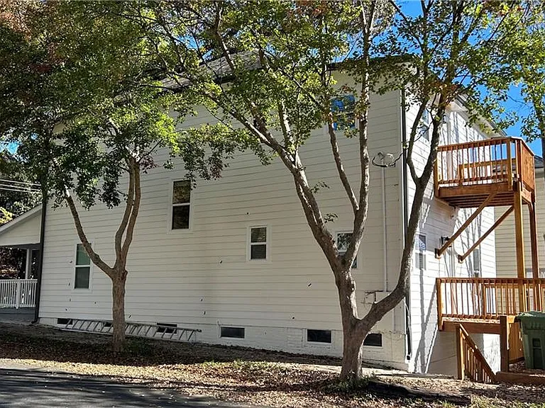 559 Angier Ave NE — Photo 3