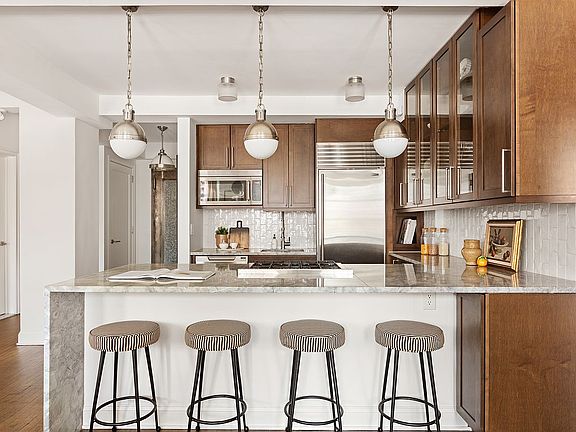 3rd image of 410 W 24th St #11GHK