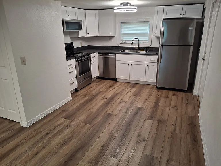 781 Macy Ave — Photo 2