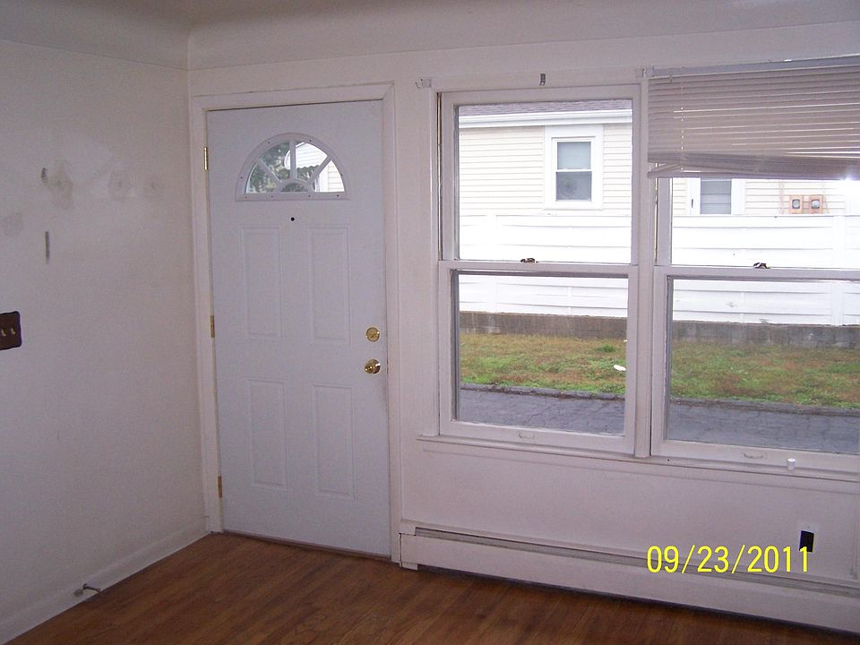 2nd image of 1222 Junction Ave
