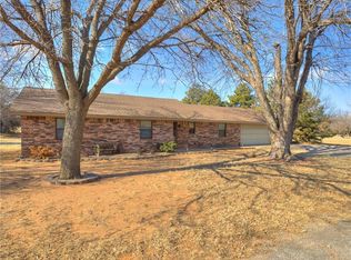10277 N 2431st Rd, Weatherford, OK 73096