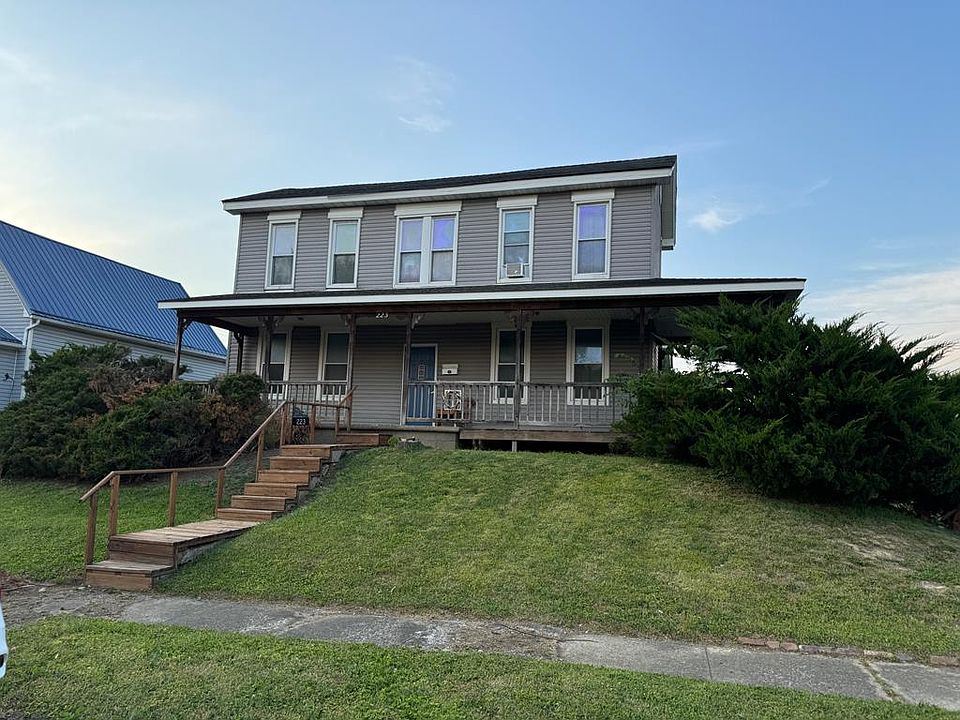 1st image of 223 E 8th St
