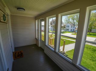 230 Towyn St, Cambria, WI 53923