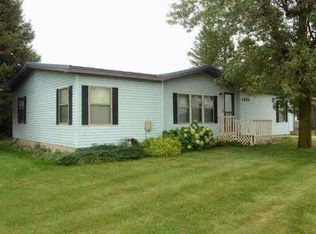 1484 River Rd, Windom, MN 56101