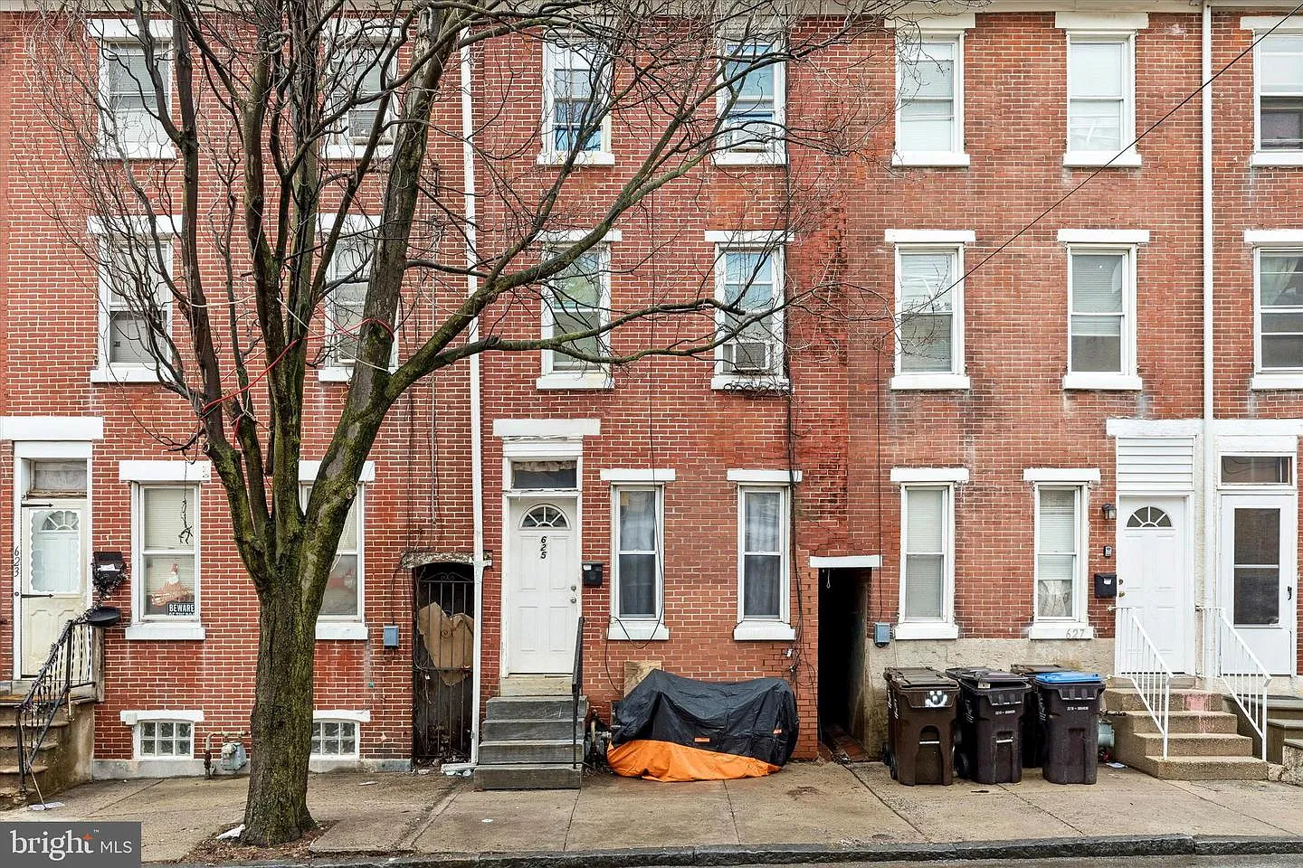 625 Corson St photo 1