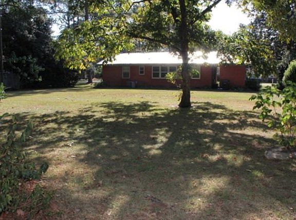 4th image of 804 W Park Ave